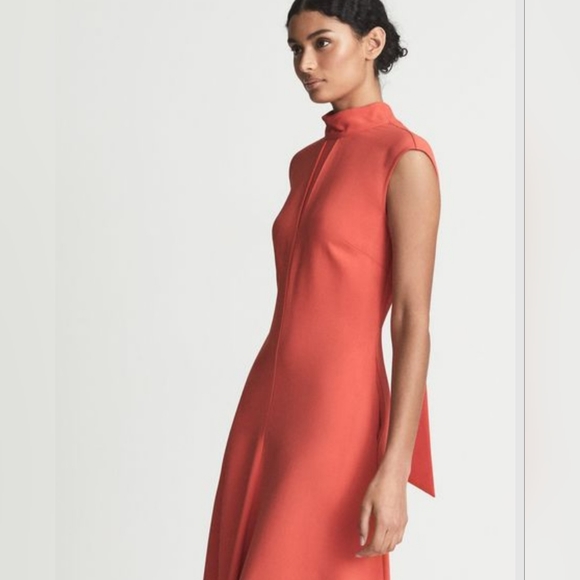 Reiss - Picture 2 of 6